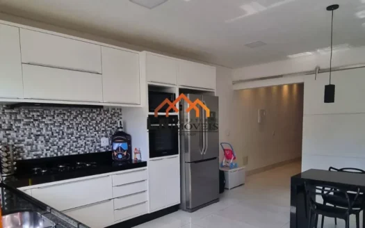 Casa c/ 3 suítes, escritório, 3 vagas – Bairro Grã-Duquesa