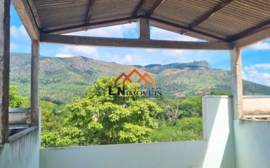 Casa à venda no bairro Floresta com 3 quartos e 2 vagas