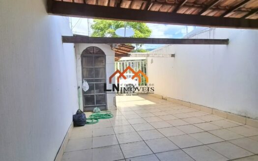 Casa à venda no bairro Floresta com 3 quartos e 2 vagas