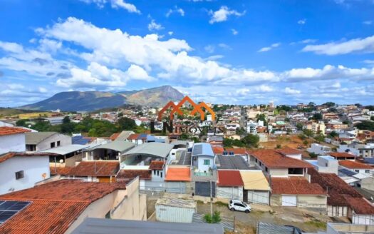 Casa com 4 quartos sendo 3 suítes no bairro Vale Verde