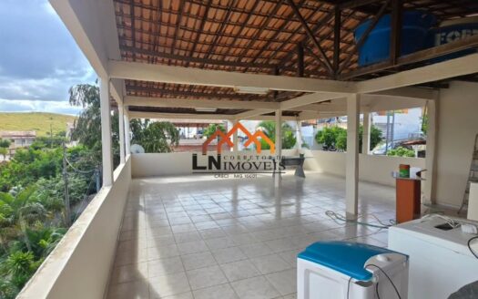 Casa com 4 quartos sendo 3 suítes no bairro Vale Verde