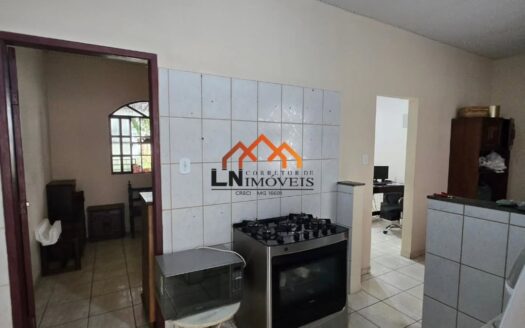 Casa com 4 vagas e 2 dormitórios no bairro Grã Duquesa